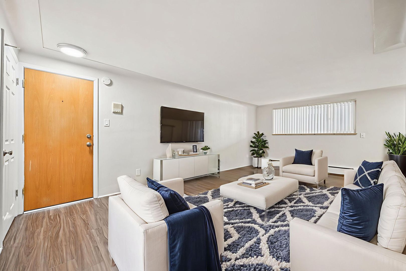 Denver Apartment: 895 Dahlia St.