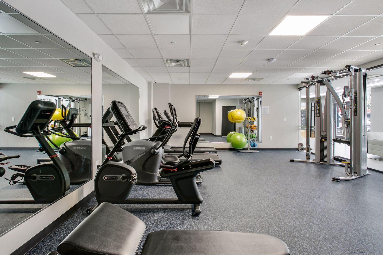Gym at FLORA (4 of 4)