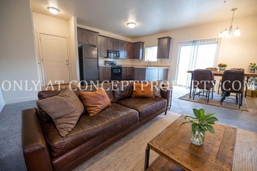 2-bedroom/2-bath Apartment with EASY ACCESS to Everything! Gorgeous Location in Bountiful! – photo 1