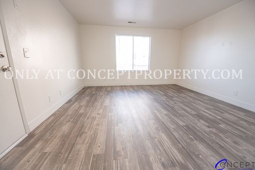 Lovely 2 Bedroom 1 Bathroom Apt with Central Air In Wonderful Location! – photo 1