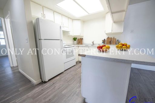 Spacious Townhome with Central Air, Private Patio, and 3 Large Bedrooms! – photo 1