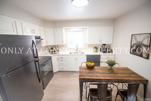 !!OPEN HOUSE 8/20 & 8/21!!Beautiful Top Floor 2 Bedroom 1 Bathroom Apt! Includes Central Air and W/D! – photo 1