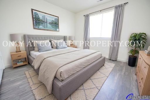 HALF OFF TOP FLOOR 3Bed 2Bath 1,350 SQFT Apartment with Central Air, Washer & Dryer Hookups and Updated Flooring!