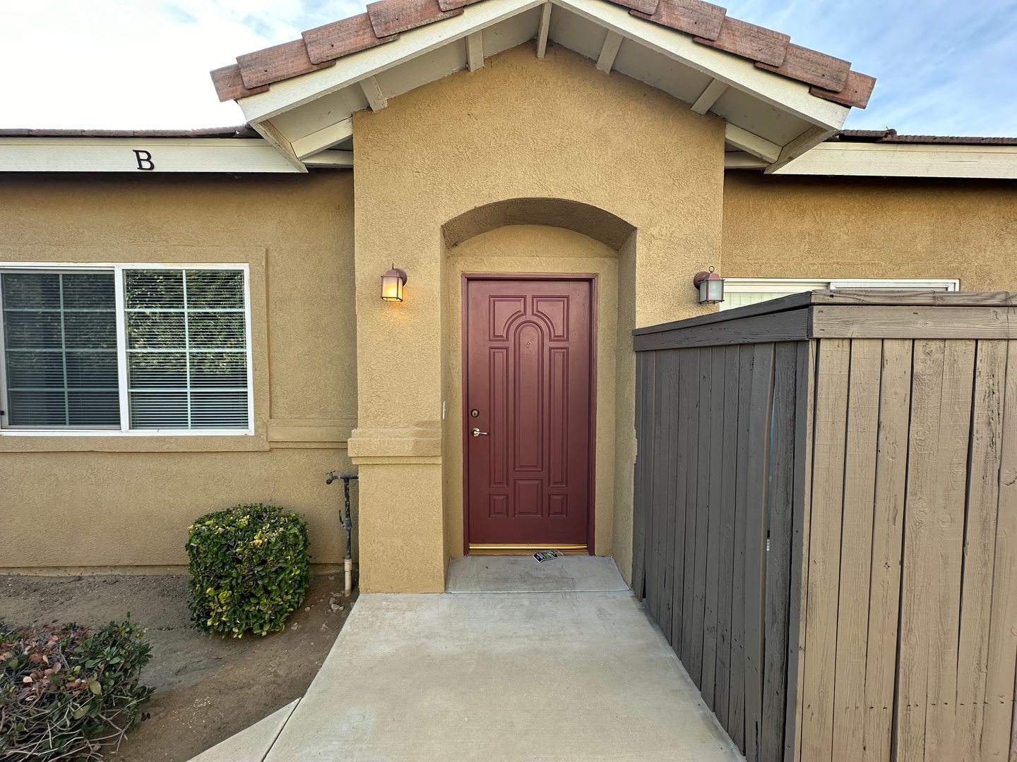 Bakersfield Apartment: 718 Orchid Drive