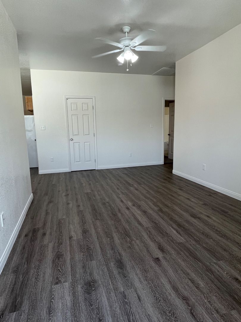 Bakersfield Apartment: 3125 Park Meadows Drive Unit B