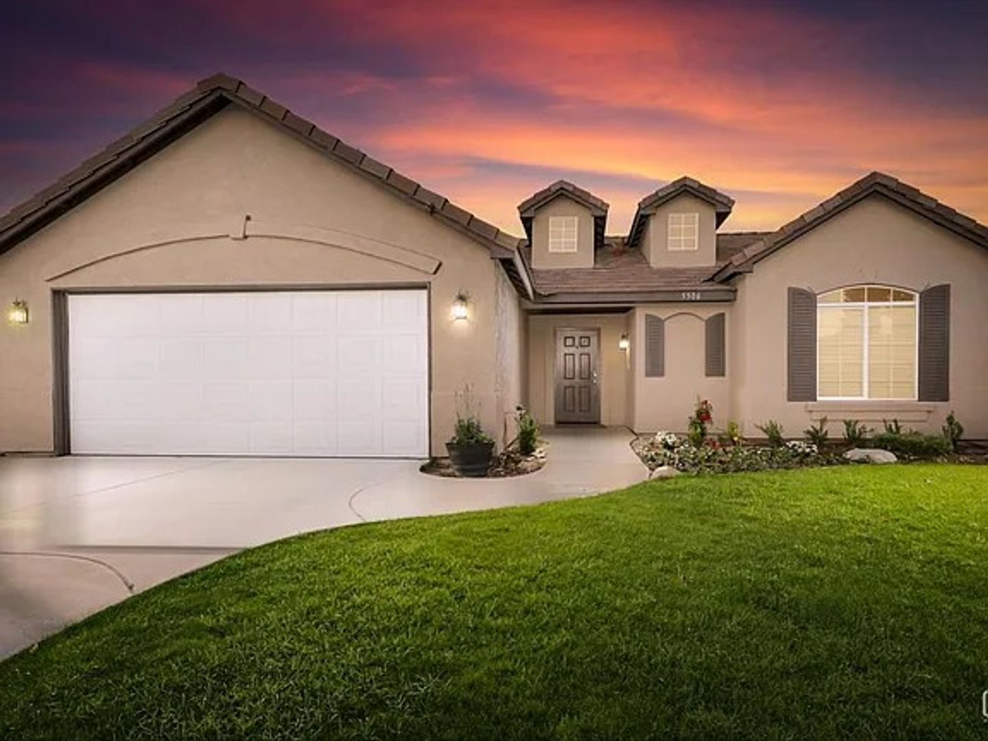 Bakersfield House: 5506 Leeward Point Drive