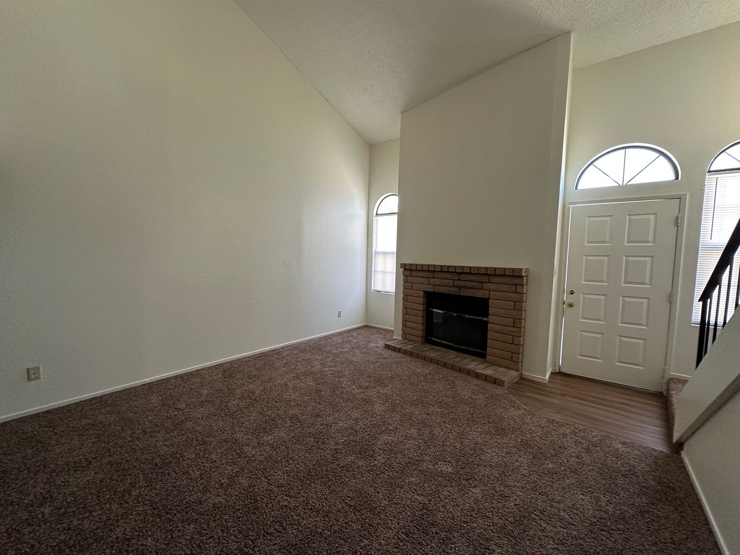 Bakersfield Apartment: 7813 S Laurelglen Blvd