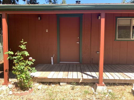 STUDIO ACROSS FROM THE ROGUE RIVER