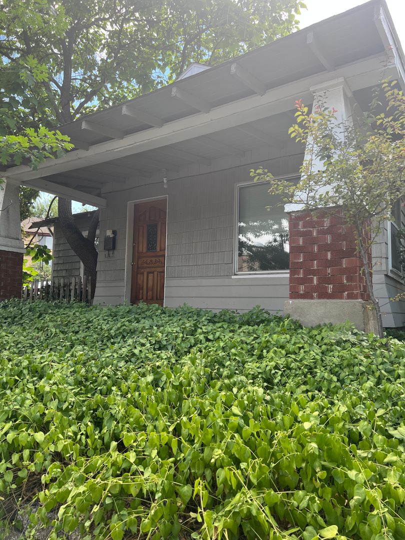 Ashland House: 23 Sherman St.