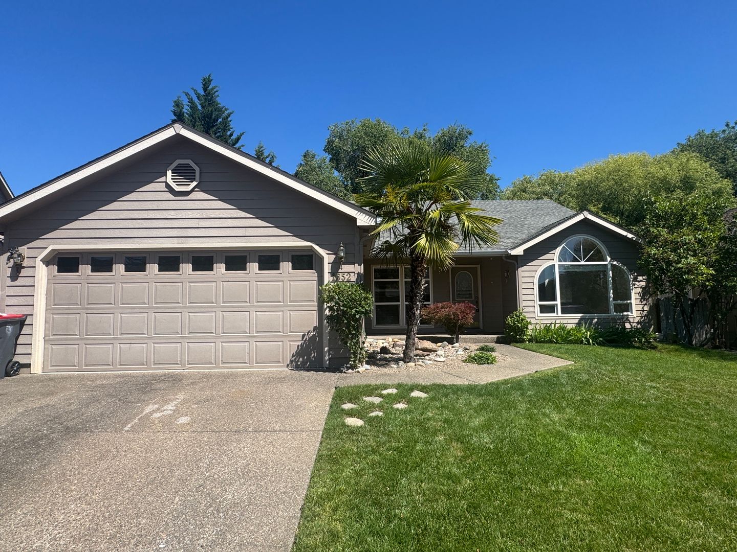Medford House: 1652 Inverness Dr.