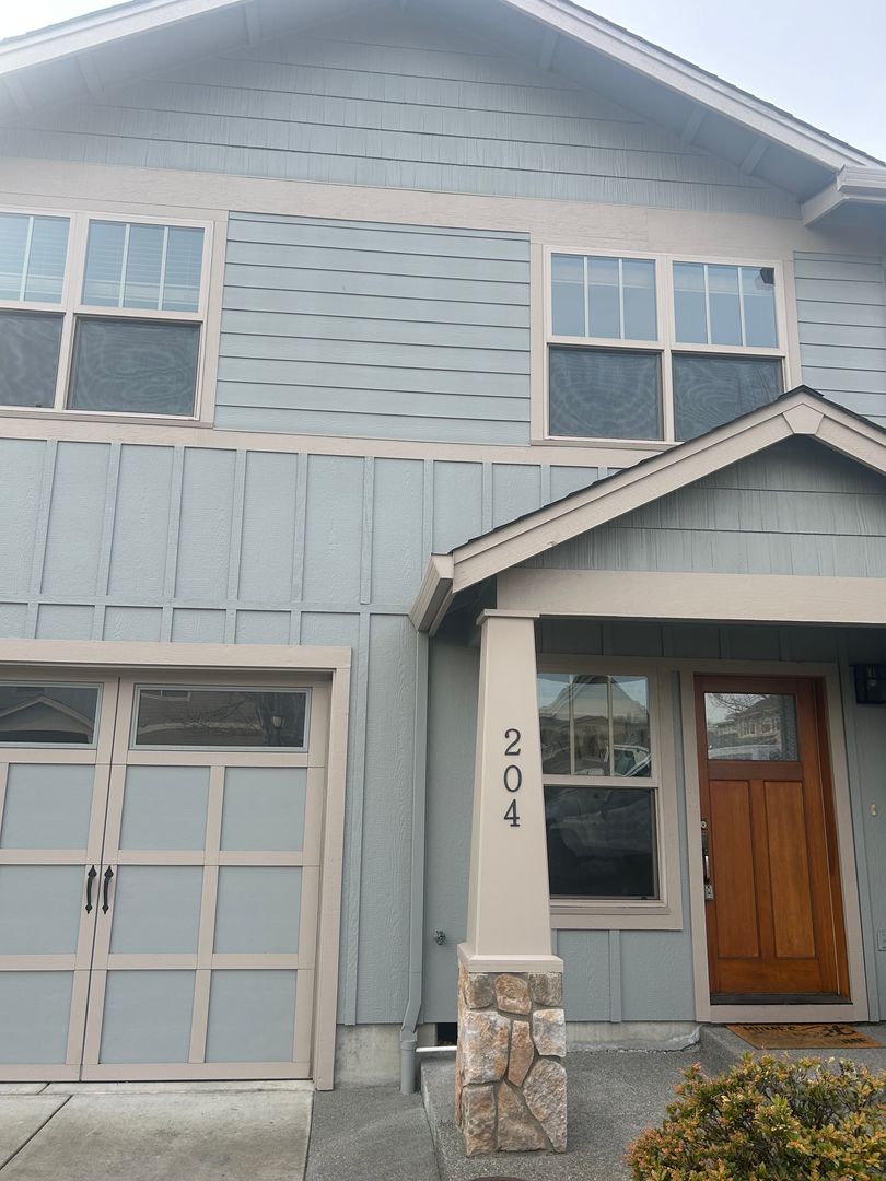 Medford House: 3126 Alameda #204