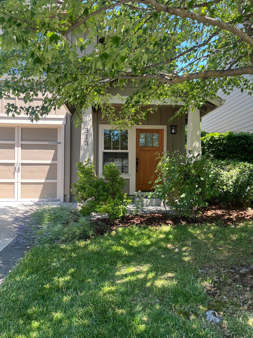 Medford House: 3126 Alameda St. #313