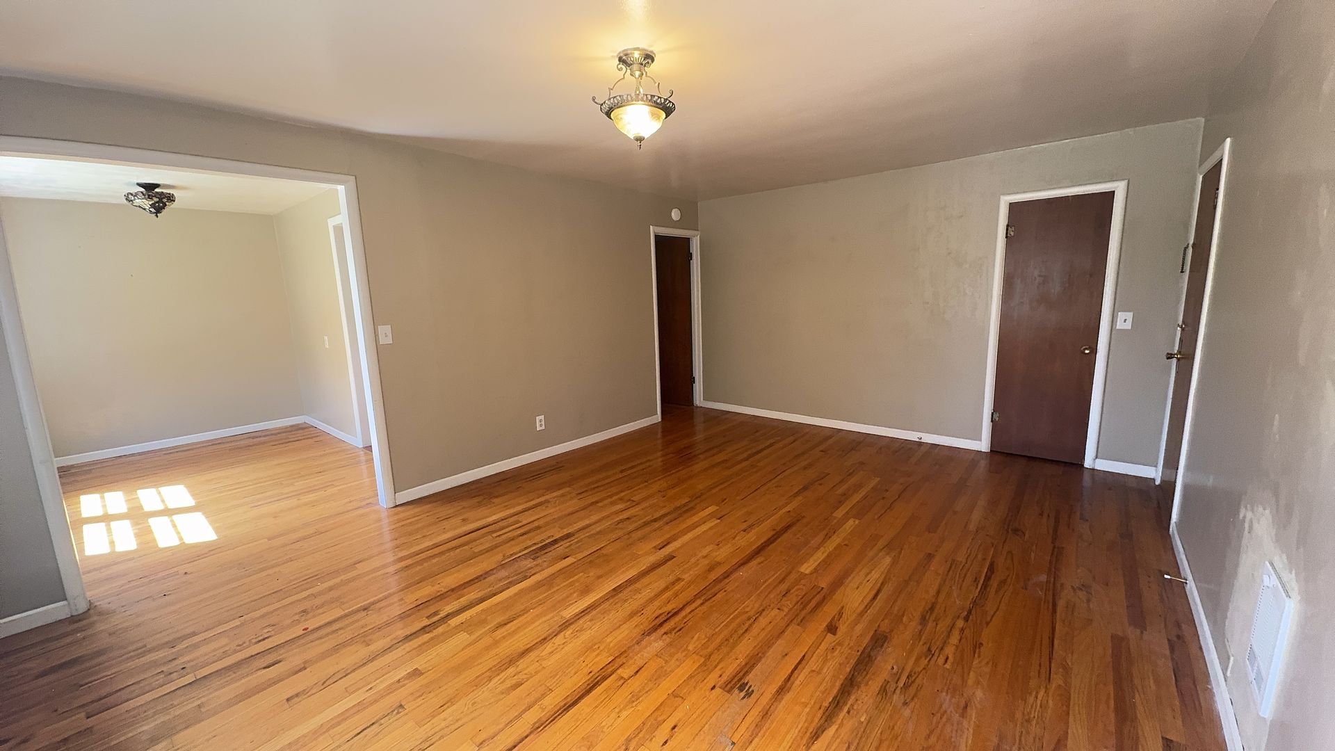 Medford Apartment: 800 S Oakdale #'s A-F