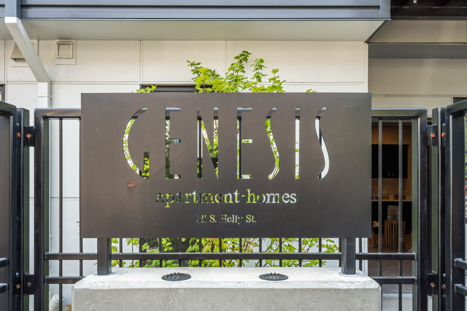 Medford Apartment: 121 S Holly St.