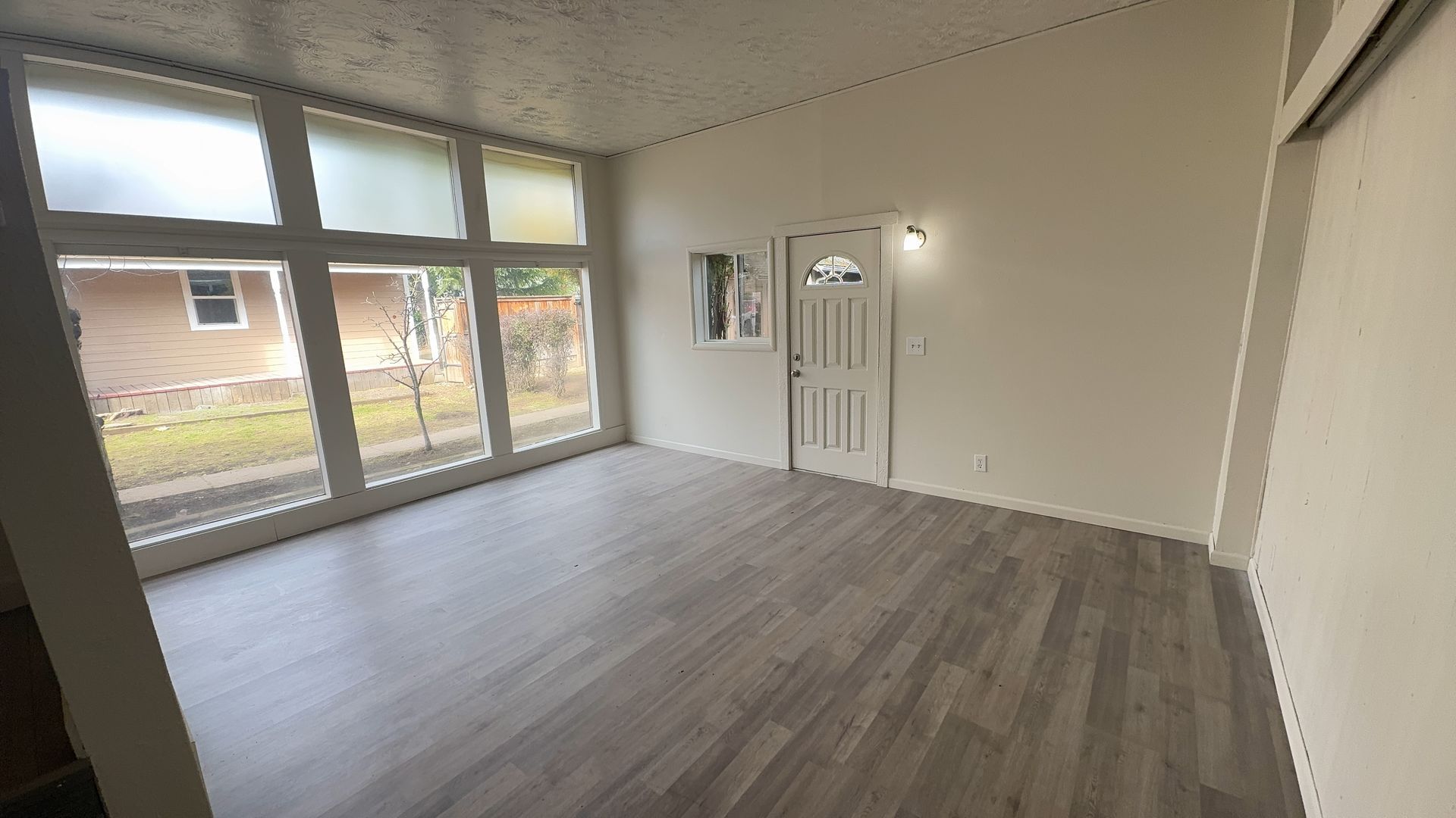 Medford Apartment: 329-339 S Grape St