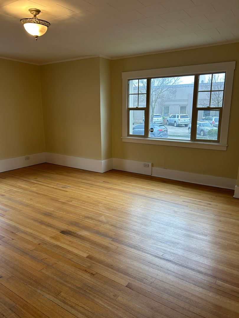 Medford Apartment: 38 N. Oakdale Ave.  #1-31