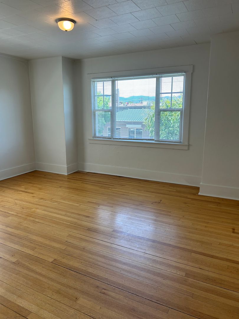 Medford Apartment: 38 N. Oakdale Ave.  #1-31