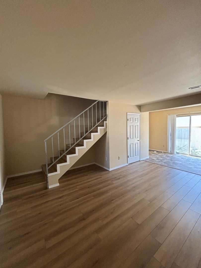 Medford Apartment: 2038 Campus Dr. #A-D