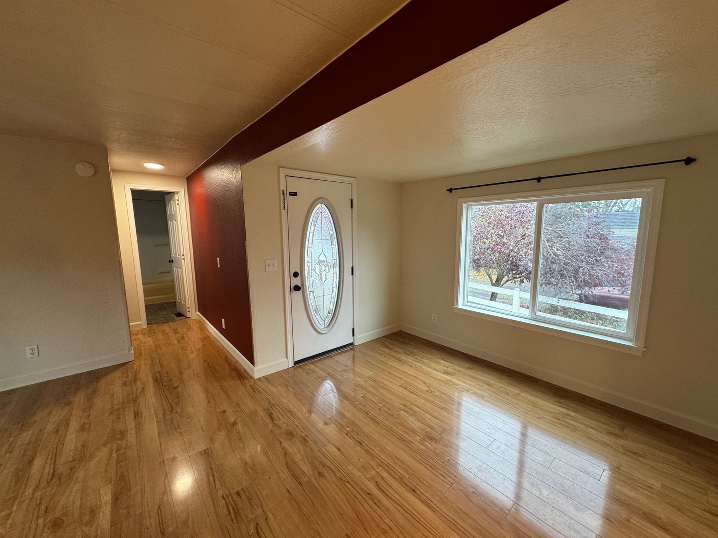 Central Point House: 6356 Ventura Ln