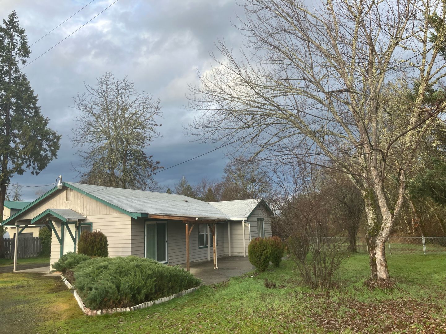 Grants Pass House: 5300 Monument Drive