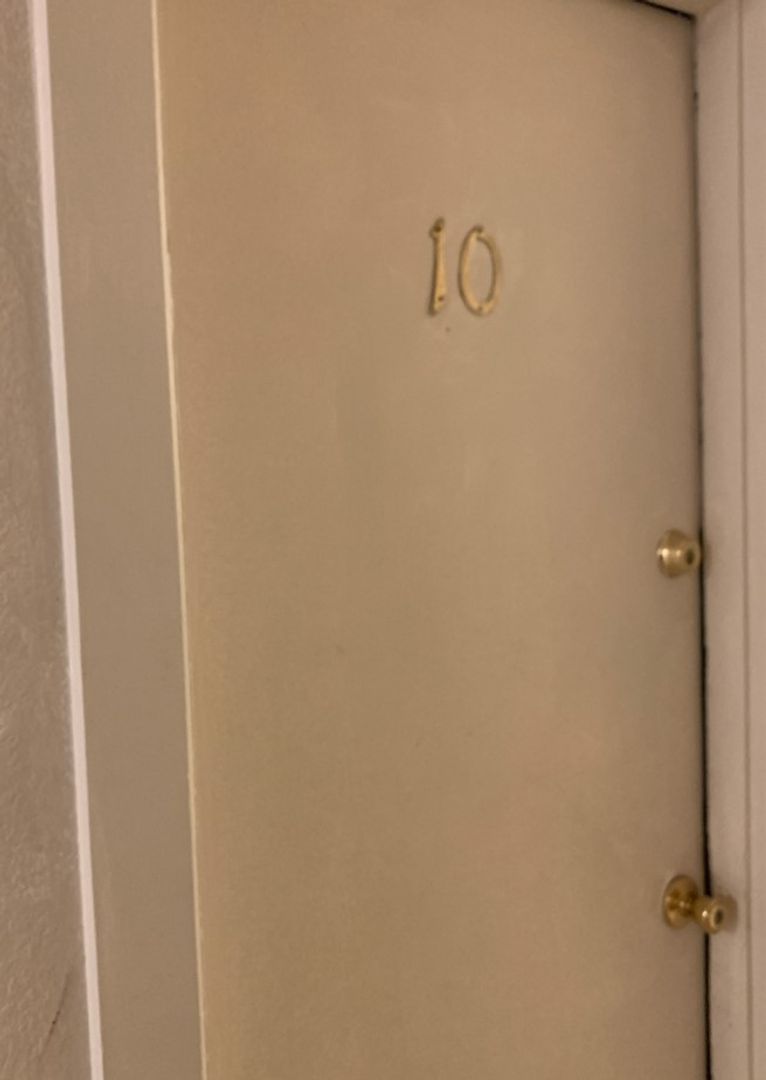 Glendale Apartment: 552 SE Pacific Avenue #1-10