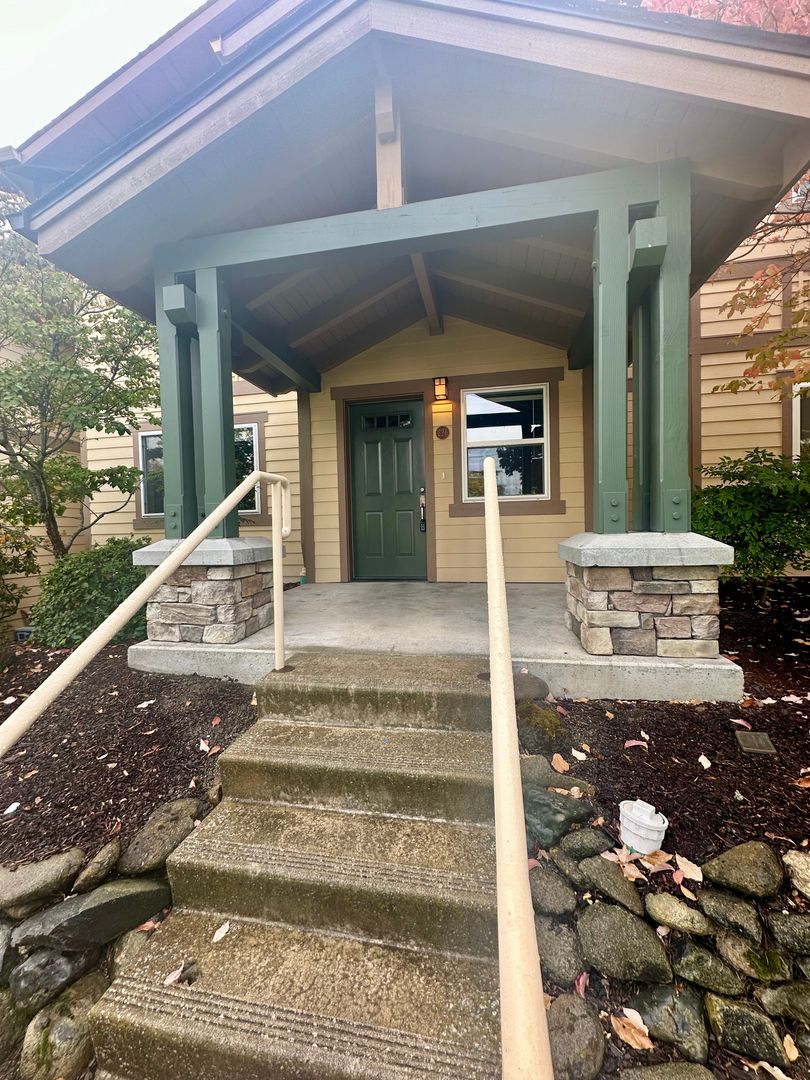 Ashland Condo: 226 Grant St.