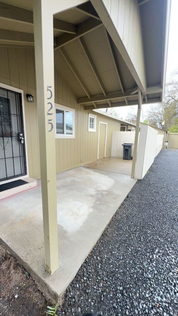Grants Pass Apartment: 519, 525, 523 A&B SE I Street