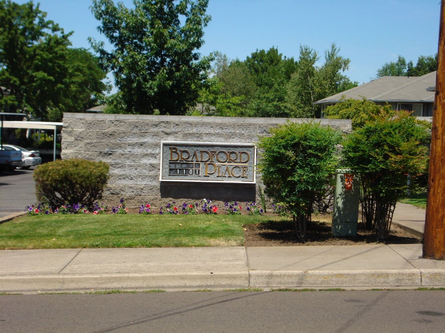 Medford Apartment: 1101 Woodrow Lane