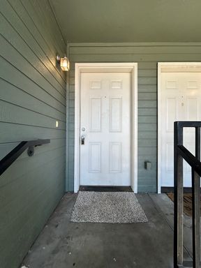 East Medford Apartment for Rent! – photo 1