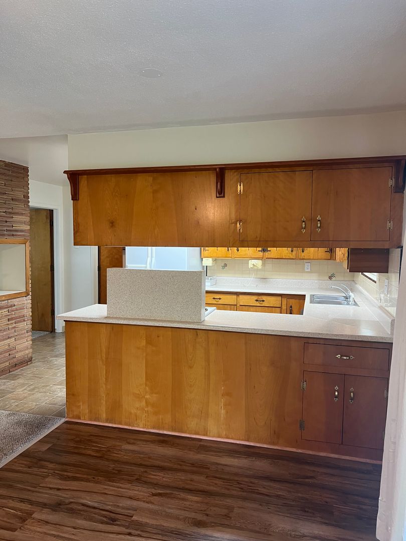 Grants Pass Apartment: 1245 Rogue River Hwy