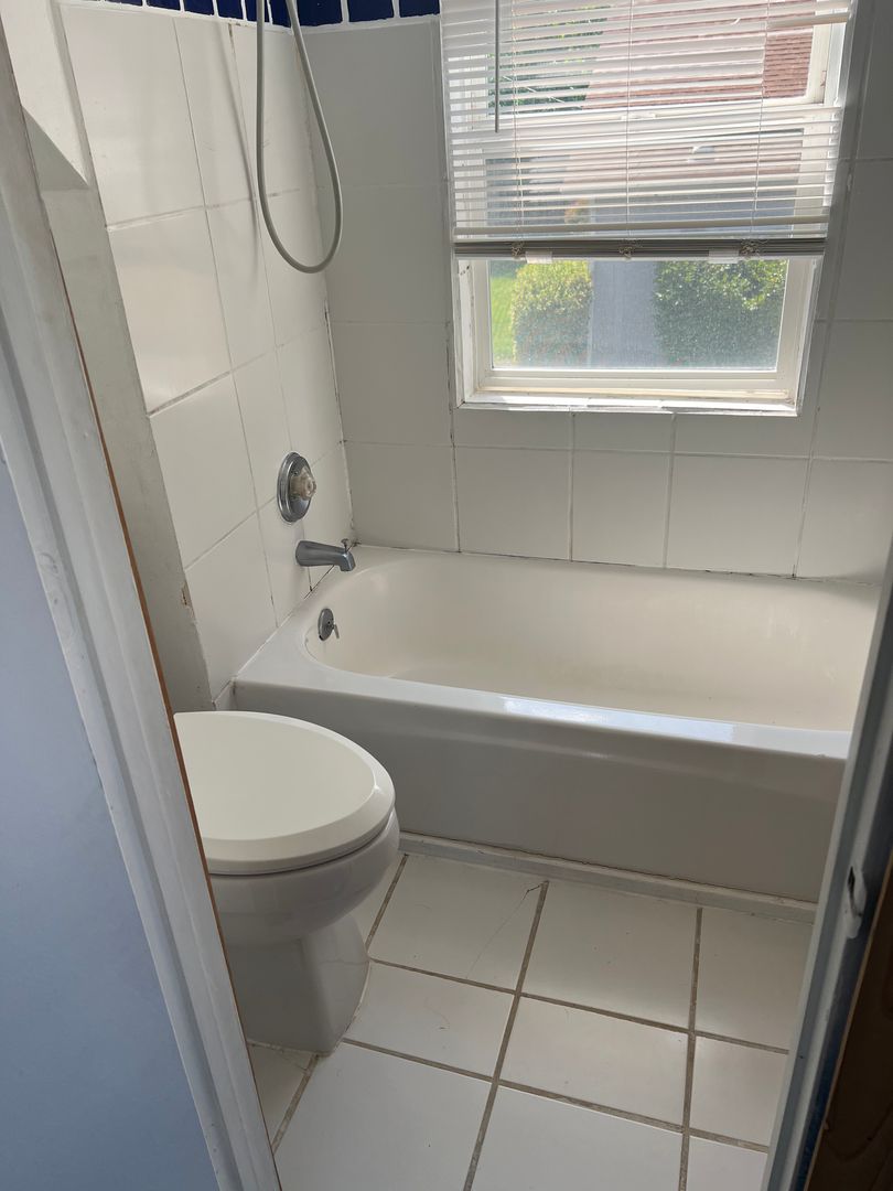 Grants Pass Apartment: 1878 Rogue River Hwy #1,2,3,4,5,6,8
