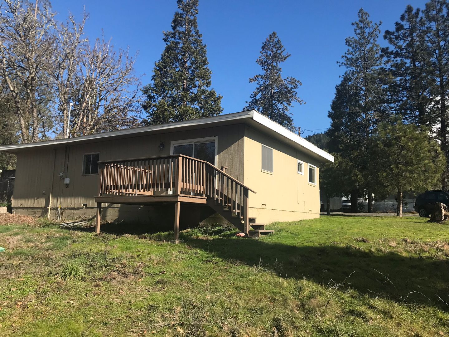 Grants Pass Apartment: 2748, 2800, 2800-A, 2800-B, 2802  NW Highland Ave