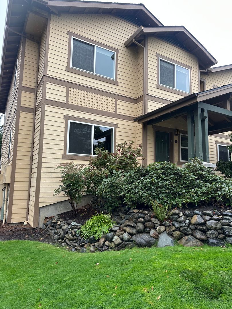 Ashland Condo: 220 Grant St.