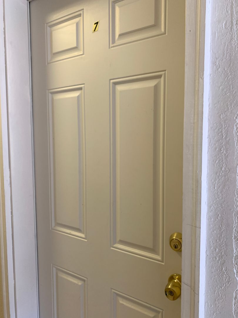 Glendale Apartment: 552 SE Pacific Avenue #1-10