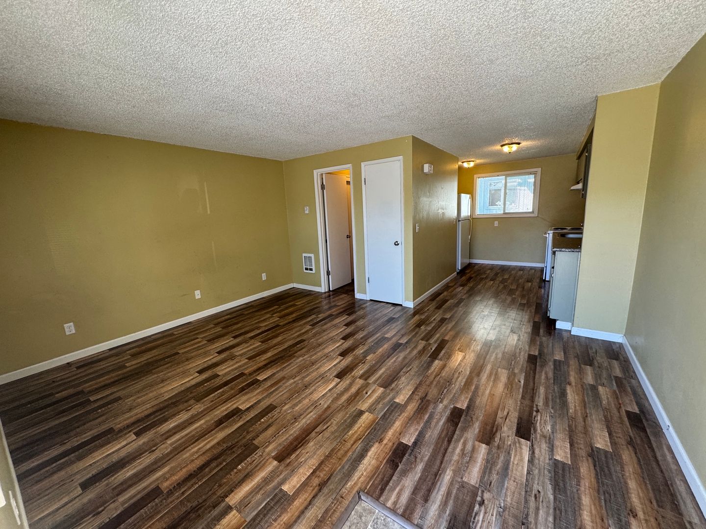 Medford Apartment: 811 Bennett 1-14