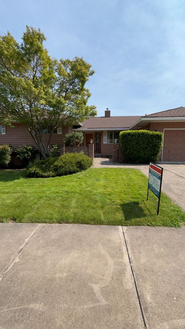 Medford House: 2774 Jessica Circle