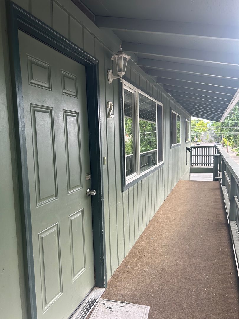 Medford Apartment: 725 Bennett Ave #1-12