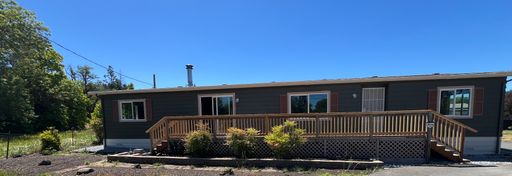 3 BED/2 BATH - AC, AMPLE PARKING & LAUNDRY HOOKUPS – photo 1