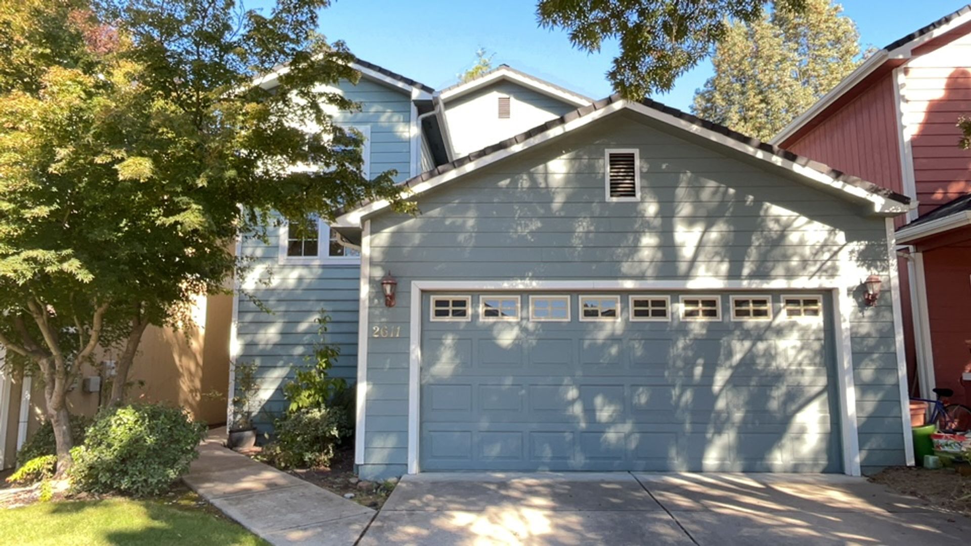 Central Point House: 2611 Parkwood Village