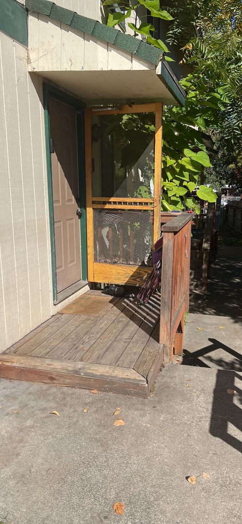 Grants Pass Apartment: 198 Lewis Ave. A-D