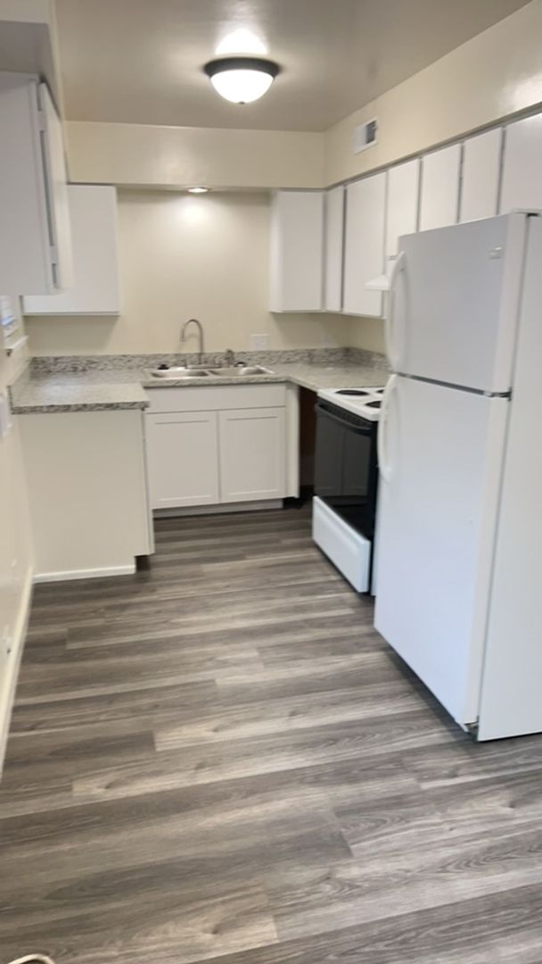 Medford Apartment: 721 Bennett Ave #1-12