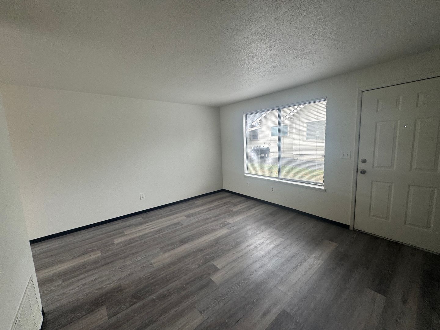 Medford Apartment: 2310/1-8 Table Rock Rd