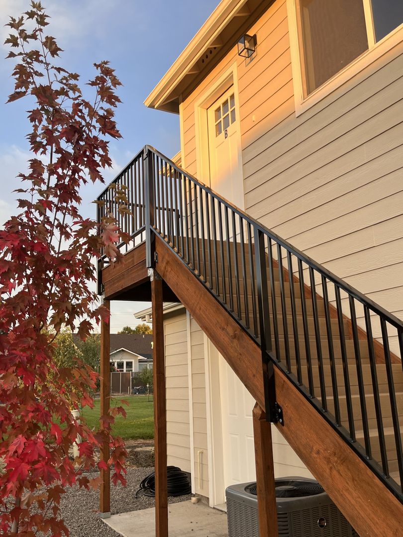 Talent Apartment: 322 & 326 Lithia Ave