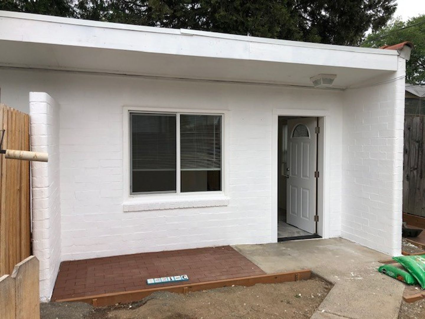 Grants Pass Apartment: 1421 Florence Lane & 1421 Florence Lane #B & #C