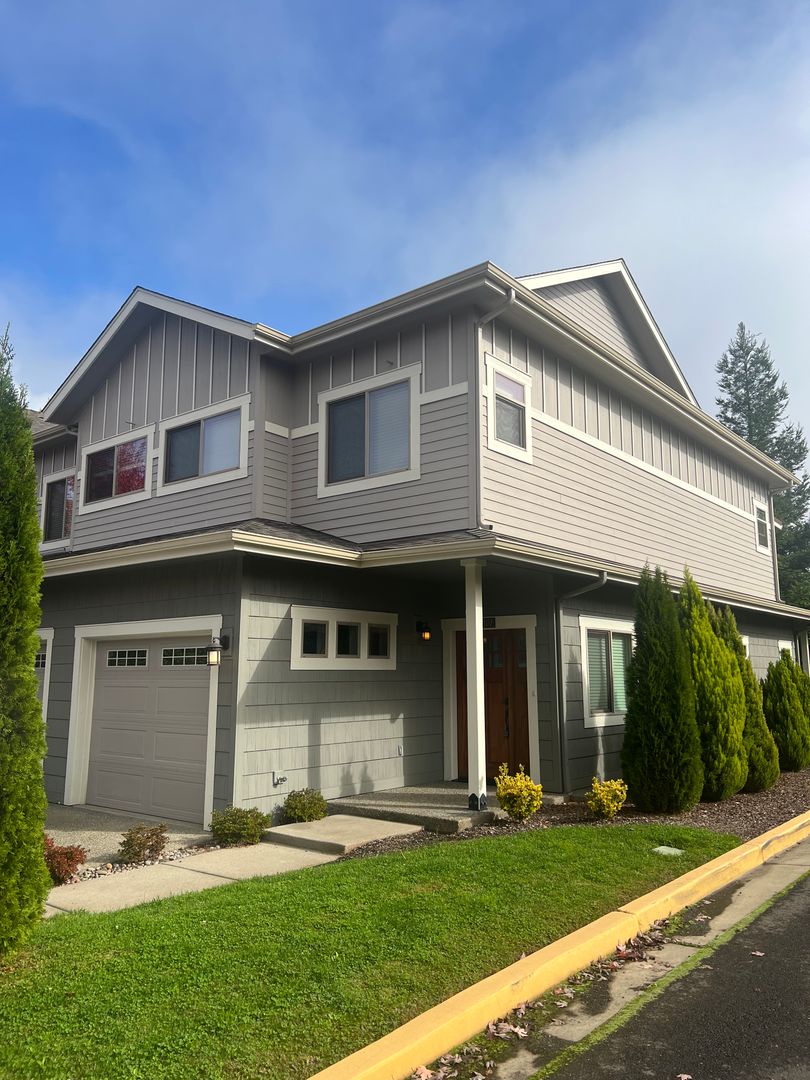 Grants Pass House: 1201 Scolaire Drive