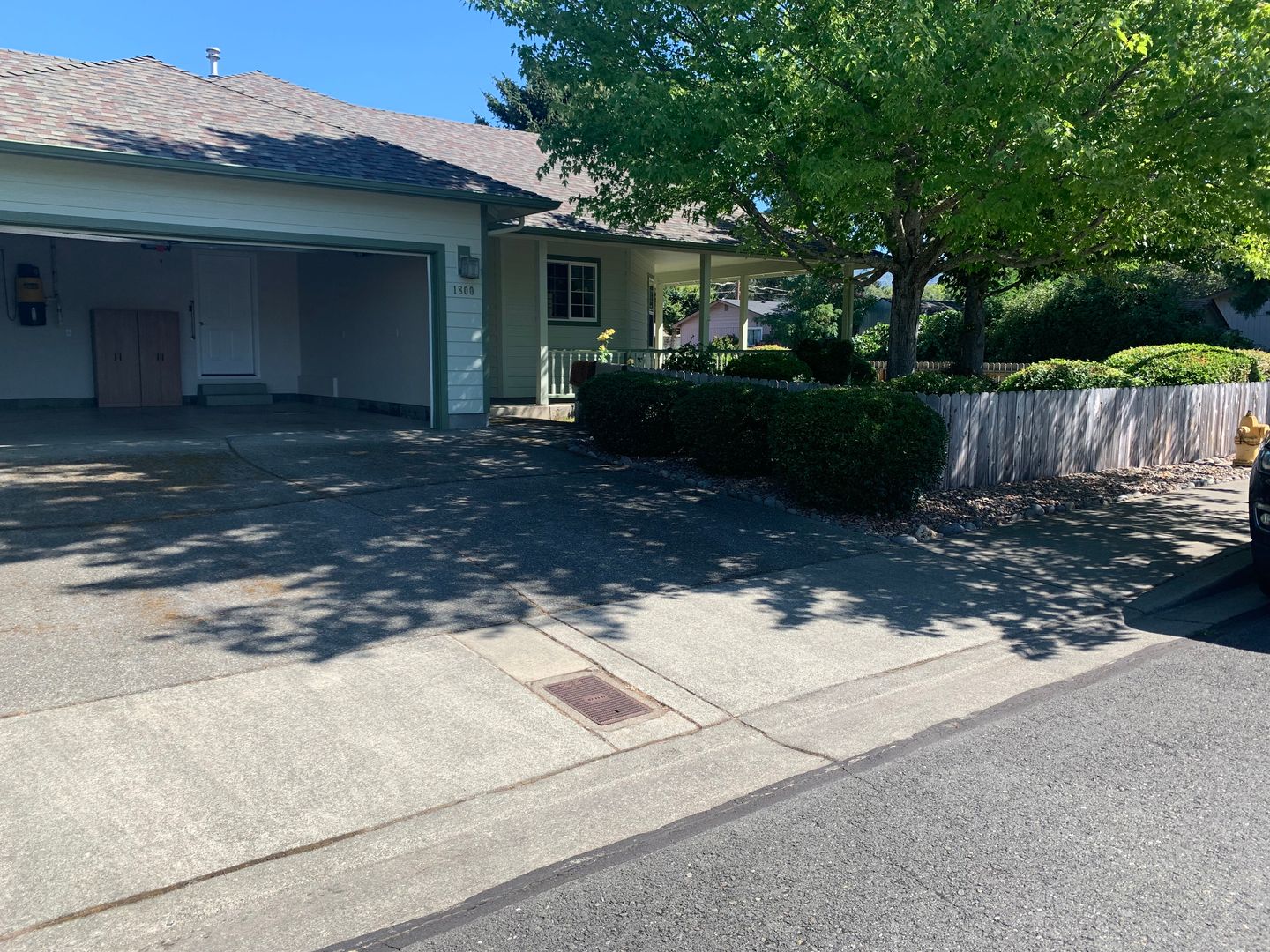 Grants Pass House: 1800 SW J St