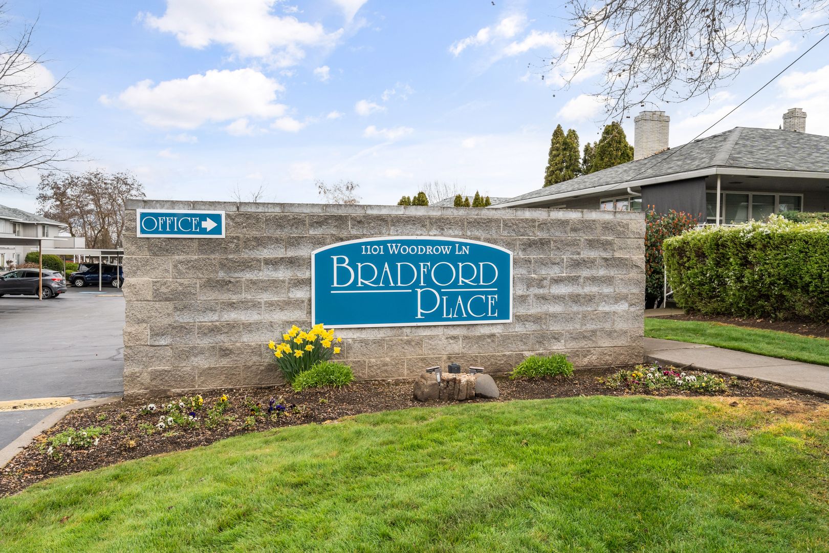 Medford Apartment: 1101 Woodrow Lane