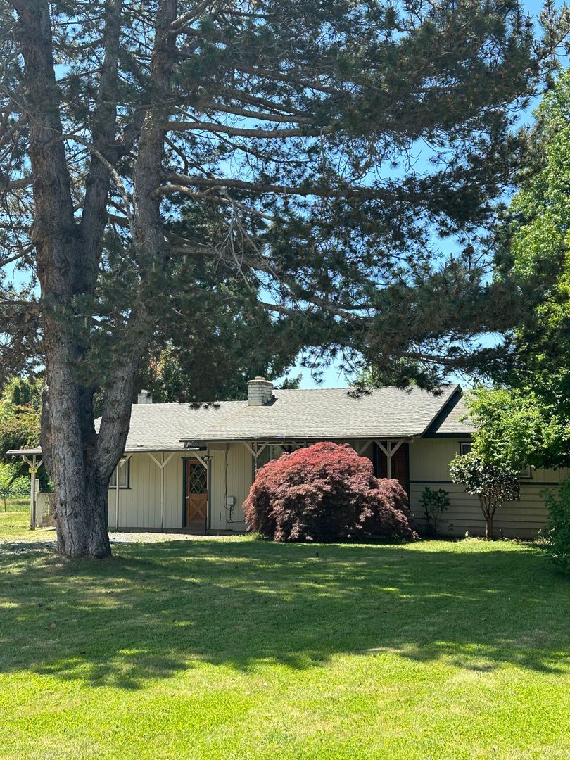 Grants Pass House: 240 Glen Drive