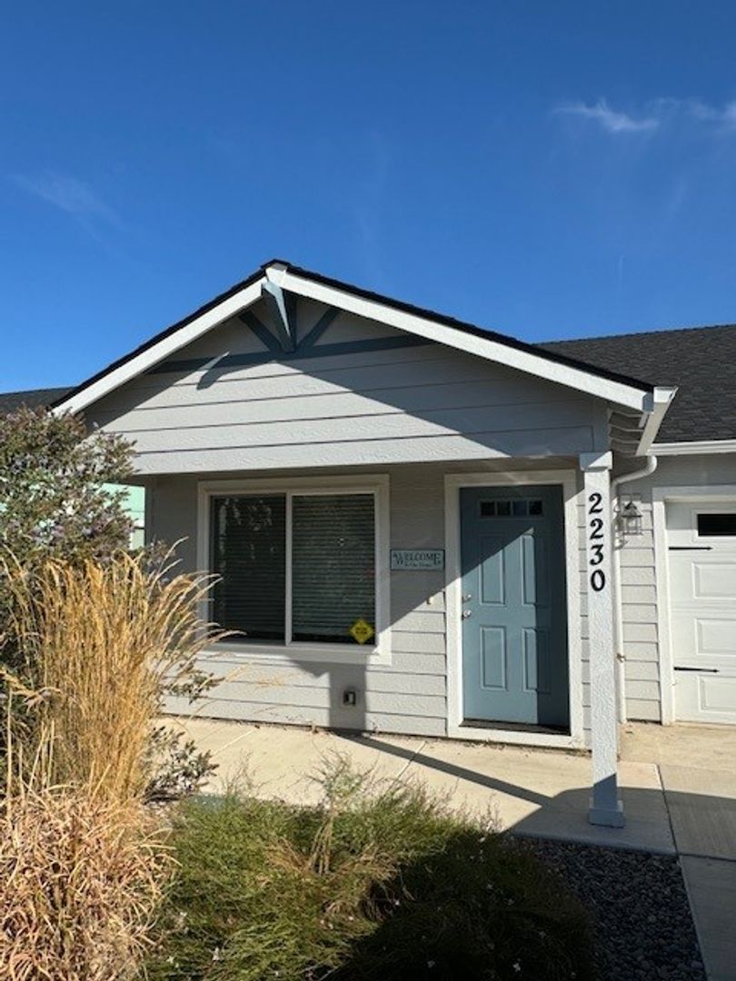 Medford Apartment: 2228 & 2230 Lozier Ct