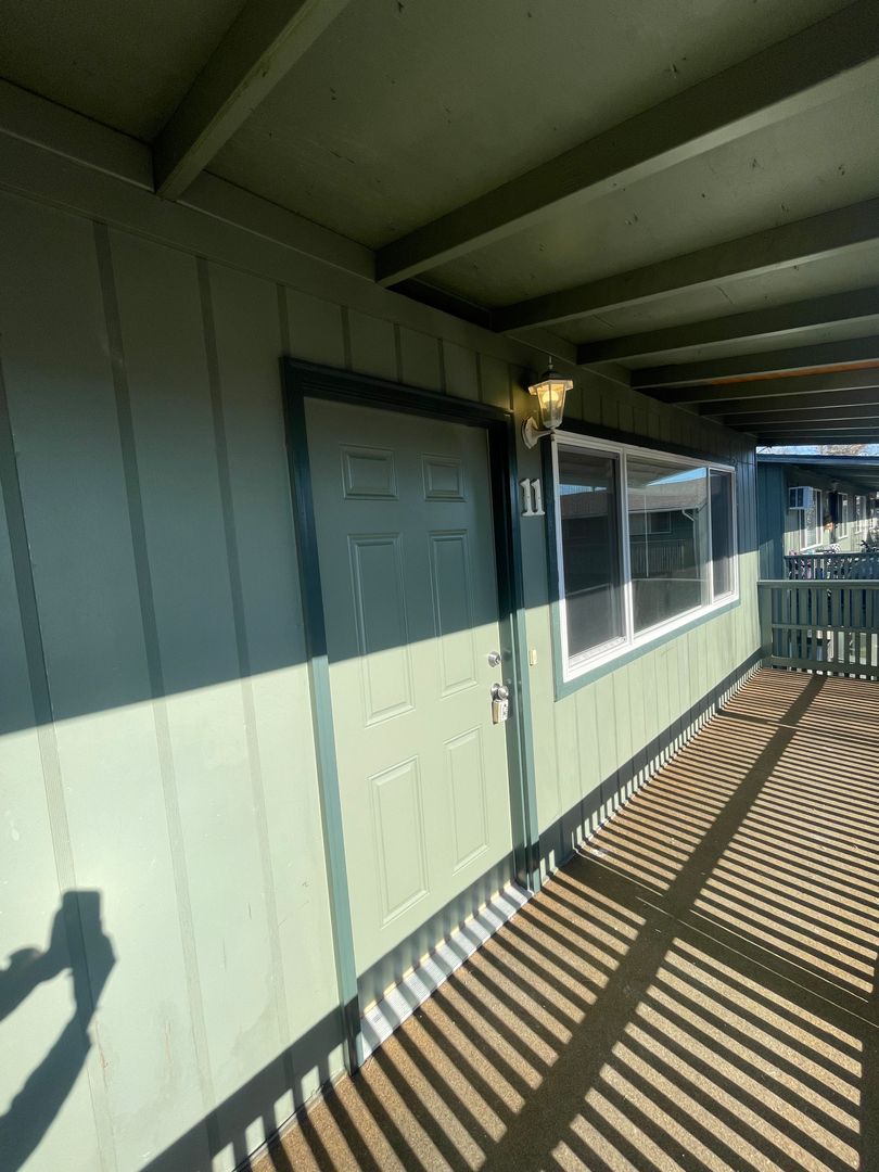 Medford Apartment: 721 Bennett Ave #1-12